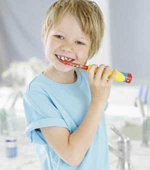 Oral-B Advance Power Kinder elektrische Kinderzahnbürste, Fissurenversiegelung, weiße Zähne, gesunde Zähne