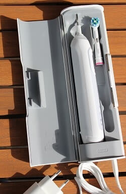 Oral B Zahnbürste Genius 8000 und 9000 er Oral B Zahnbürste Genius 8000 Test kaufen elektrische Zahnbürsten von Braun bei Amazon bestellen