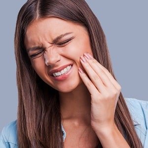 was tun bei Zahnschmerzen - Hilfe und Hausmittel - Zähne ziehen, Knirschschiene