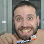 Gelbe Zähne trotz putzen - Ursachen und Hilfe