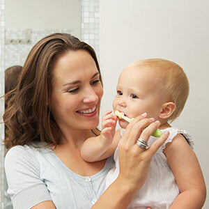 Baby Zahnbürste kaufen - Zähne putzen beim Baby